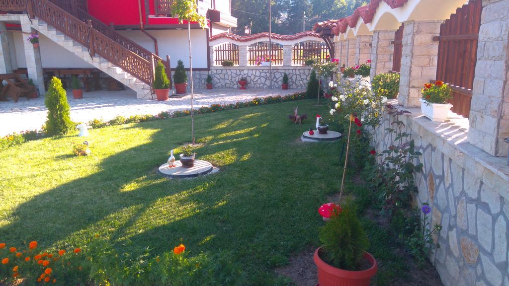 Guest House H Dzhogolanov Koprivštica Exteriér fotografie