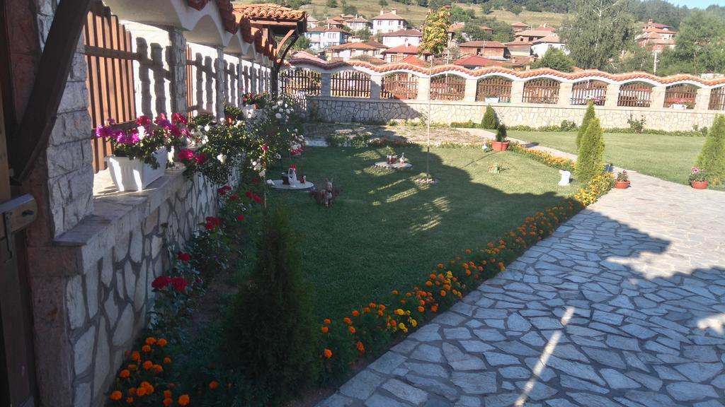 Guest House H Dzhogolanov Koprivštica Exteriér fotografie
